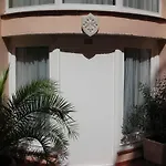 فندق Castellane 2*