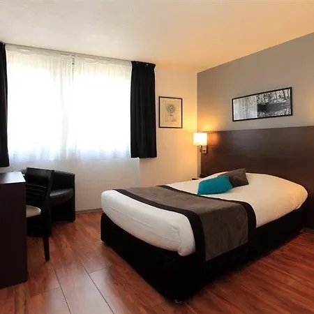Otel Castellane 2*