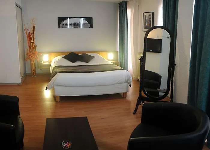 فندق Castellane 2*